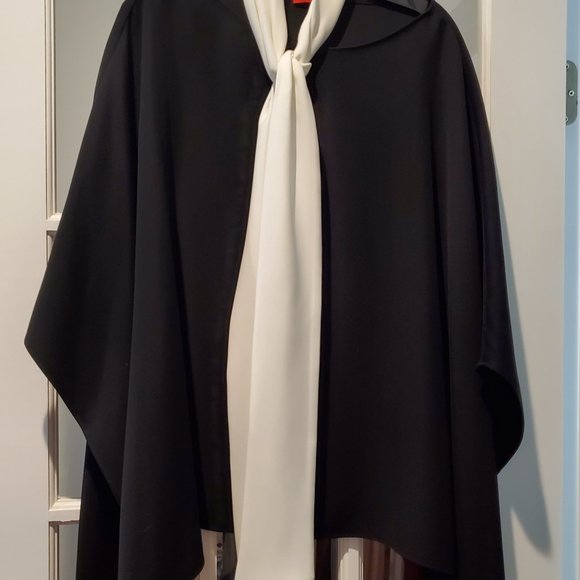 Carolina Herrera Oversized Black Tunic with White Neck Tie - Size M - Picture 5 of 6
